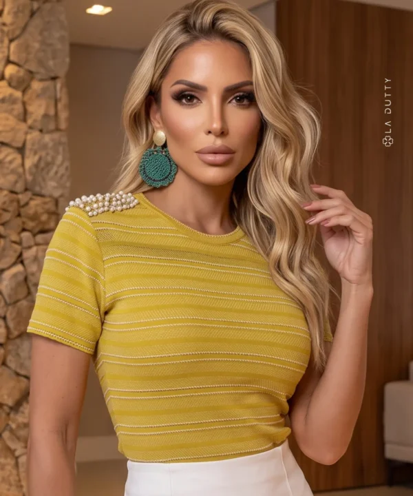T-SHIRT MALHA LISTRADA COM BORDADO